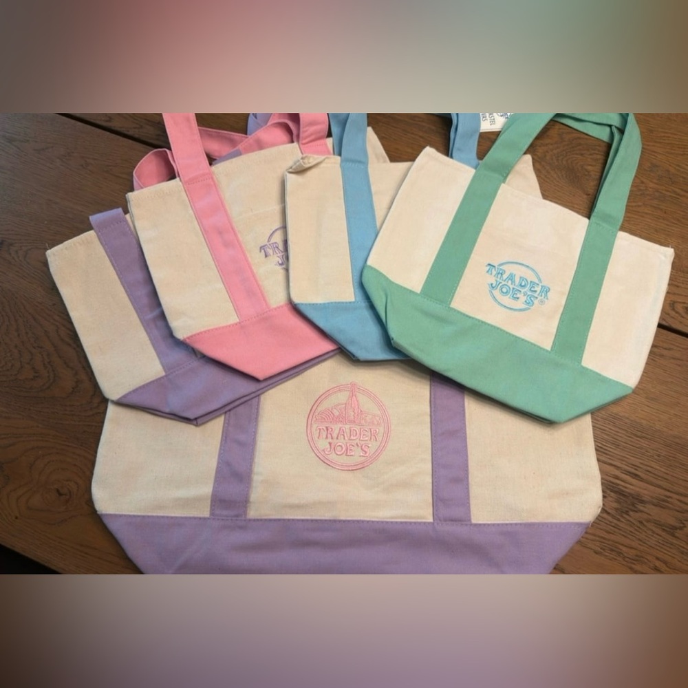 Trader Joes bags pastel set of 4 mini tote, 1 Large lavender